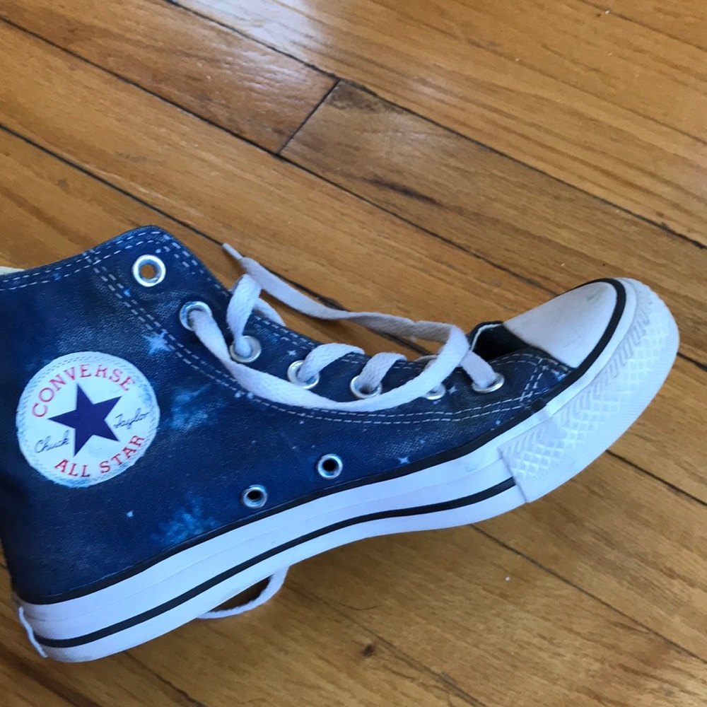 Custom galaxy High-top converse